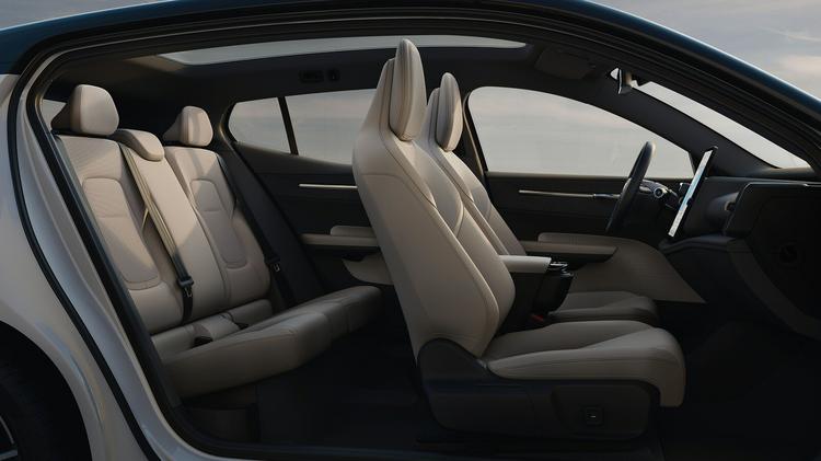 VOLVO EX30 ESTATE 200kW Single Motor Plus 51kWh 5dr Auto