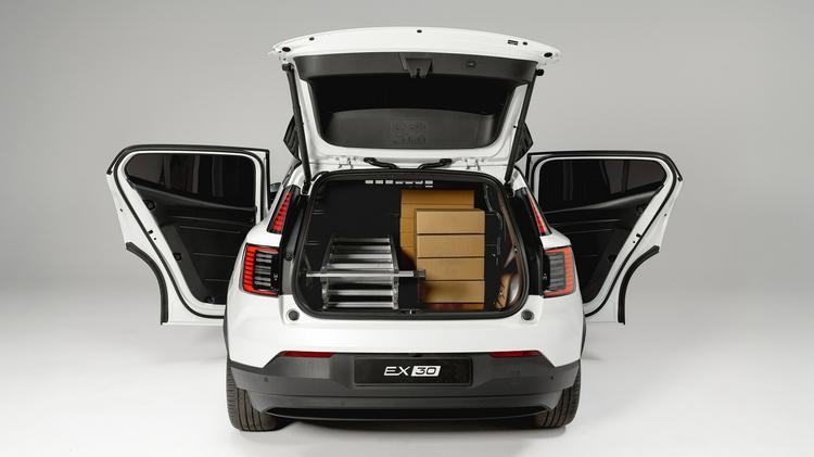 VOLVO EX30 ELECTRIC 315kW 69kWh TM Performance Plus Cargo Auto