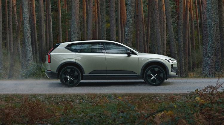 VOLVO EX30 ELECTRIC 315kW 69kWh TM Perf Cross Country Ultra Cargo Auto