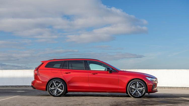 VOLVO V60 SPORTSWAGON 2.0 B4P Plus Dark 5dr Auto [7 speed]