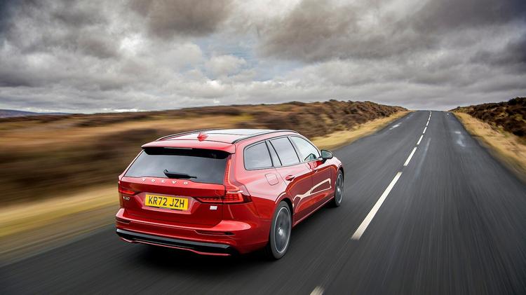 VOLVO V60 SPORTSWAGON 2.0 B4P Plus Dark 5dr Auto [7 speed]