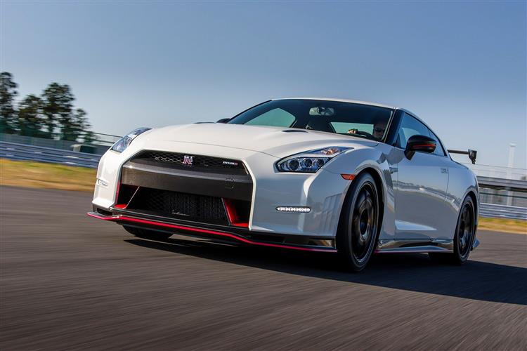 120 B） PREMIUM X NISSAN GT-R (R35) 2011モデル 1/8スケール 日産