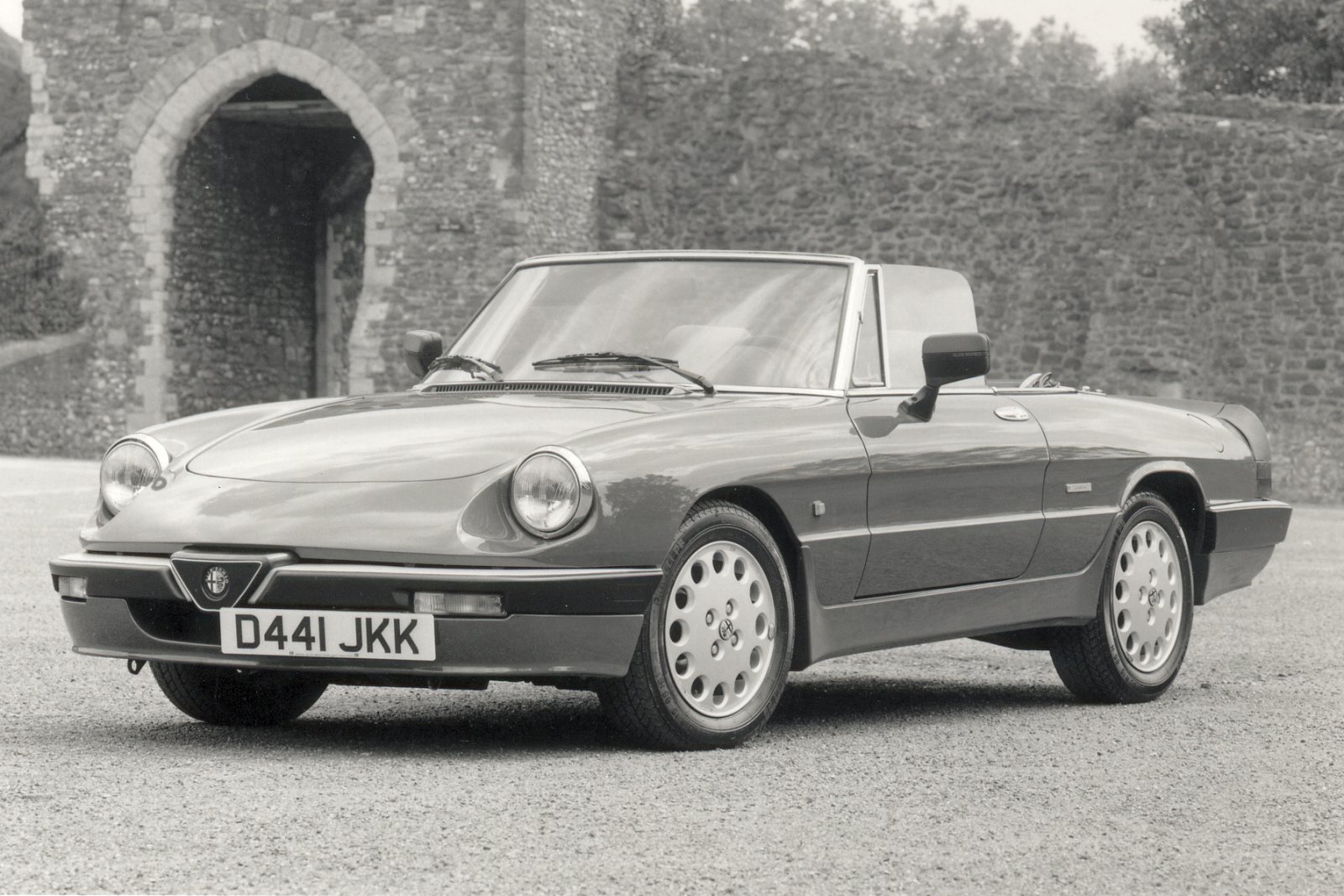 Used Alfa Romeo Spider (1966 - 1993) + Guide - Image 1