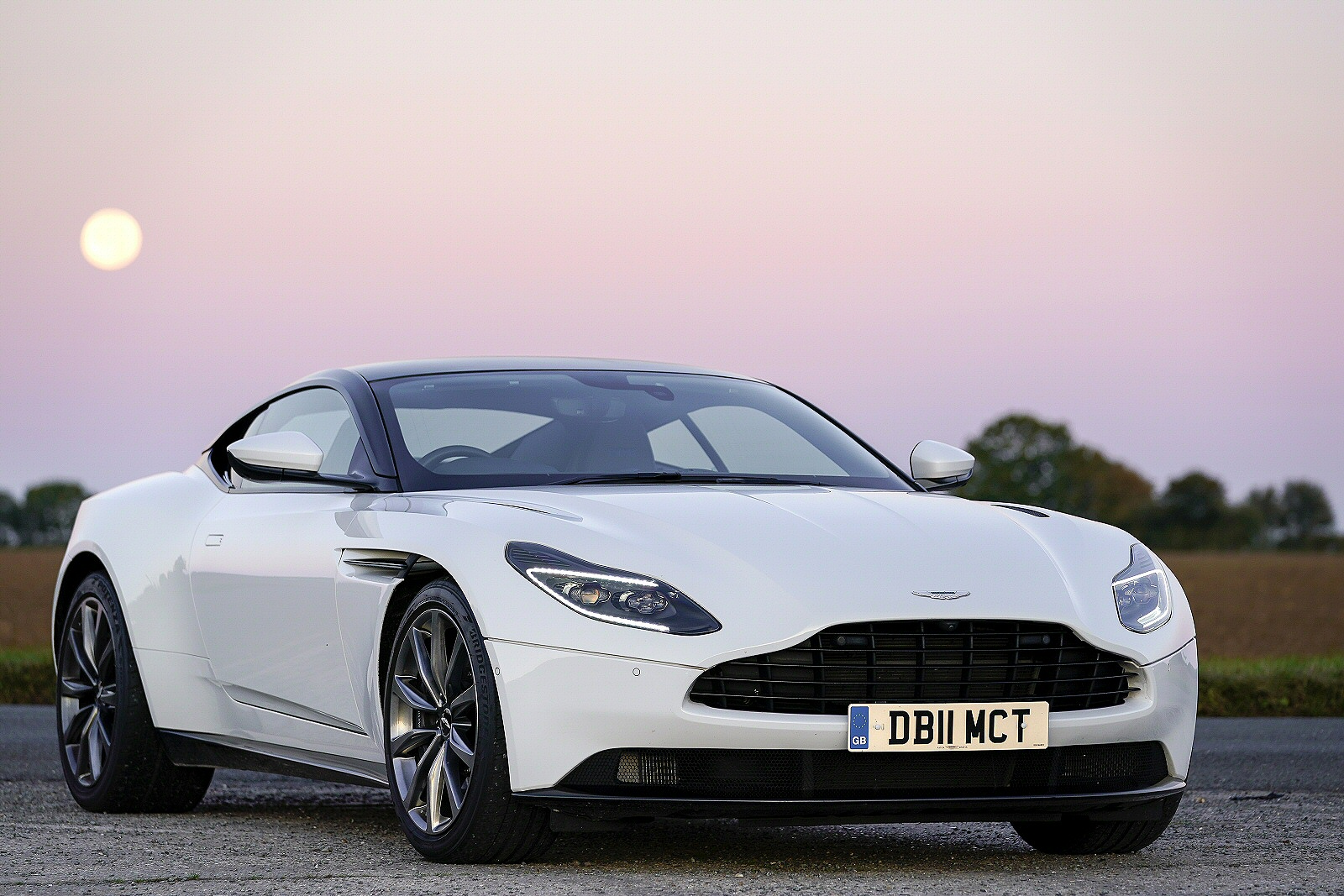 Used Aston Martin DB11 Coupe (2017 - 2023) + Guide - Image 1