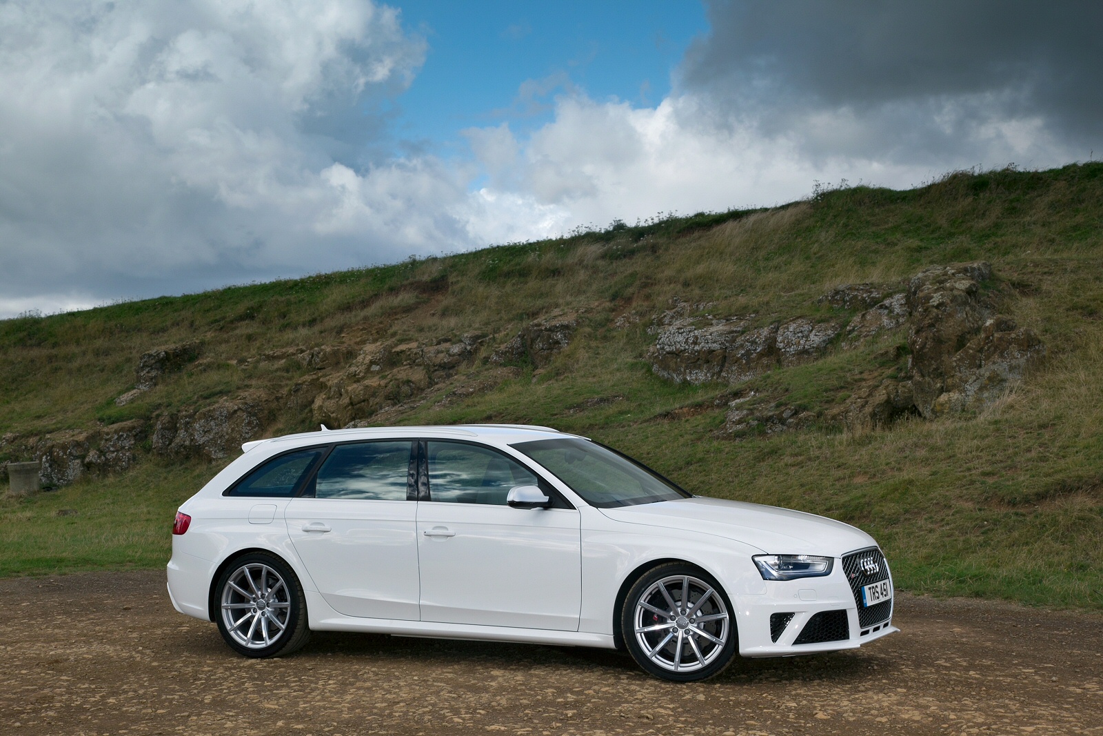 Used Audi RS4 Avant (2012 - 2015) + Guide - Image 1