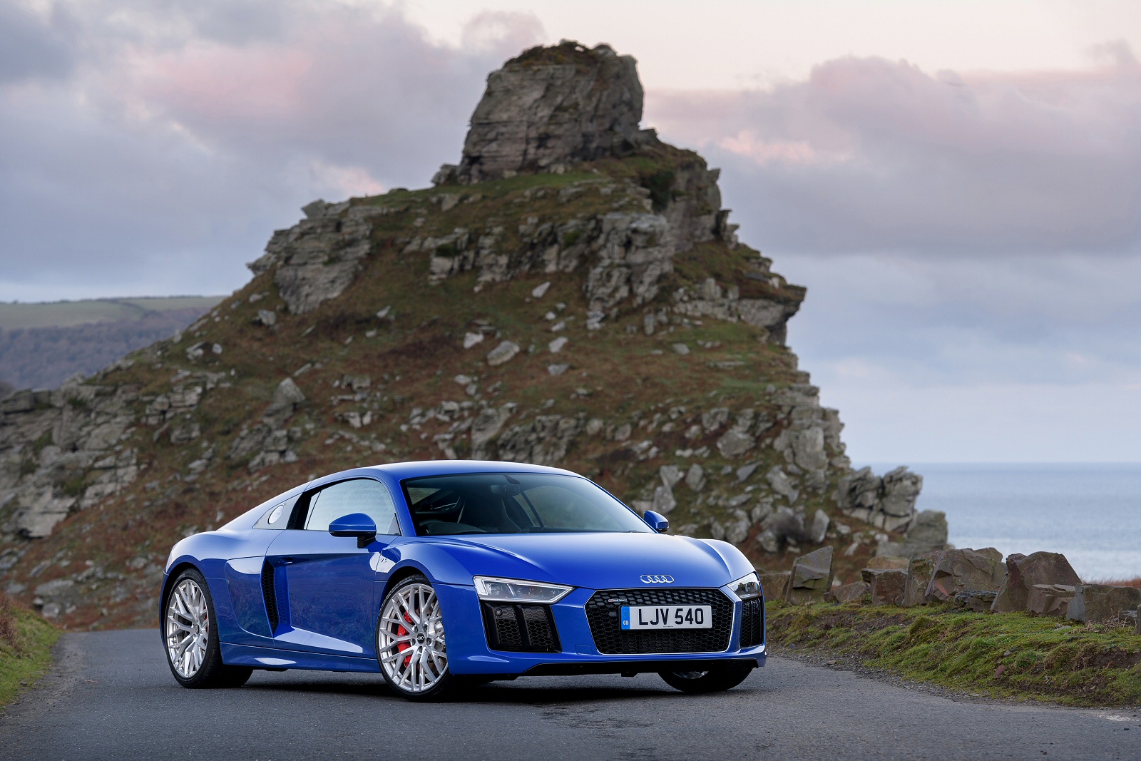 Used Audi R8 [Type 42] (2006 - 2013) + Guide - Image 1
