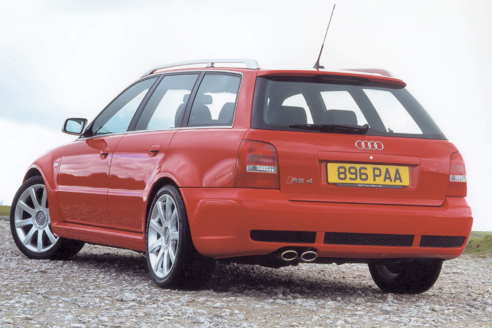 Used Audi RS4 (2000 - 2002) + Guide - Image 1