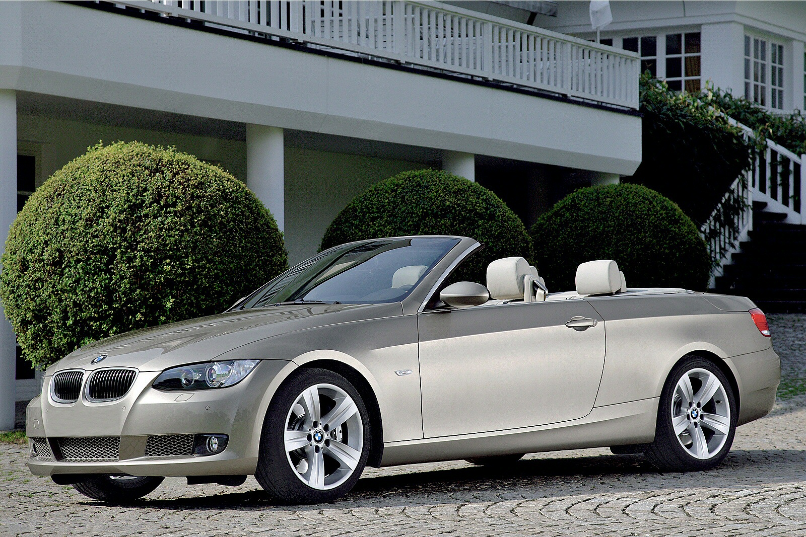 Used BMW 3 Series Convertible (2007-2013) + Guide - Image 1