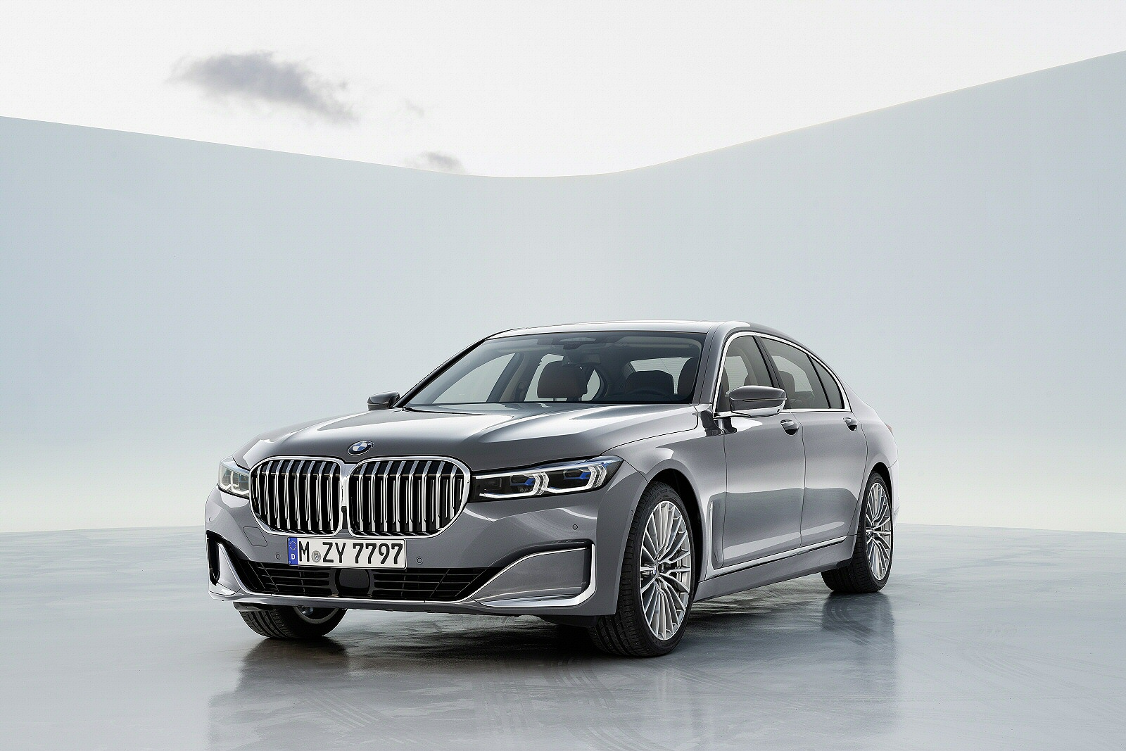 Used BMW 7 Series [G11] (2019 - 2022) + Guide - Image 1