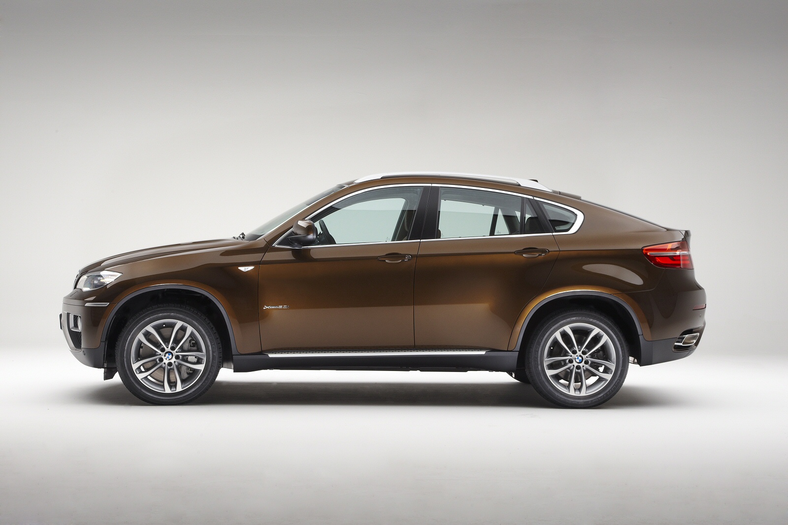 Used BMW X6 (2012 - 2014) + Guide - Image 1