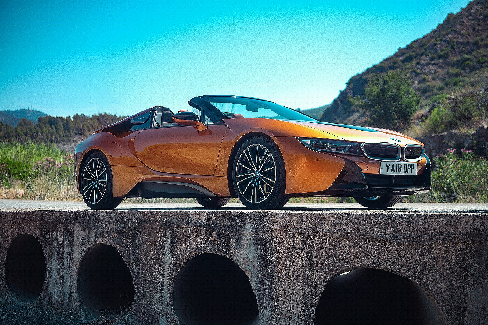 Used BMW i8 Roadster (2018 - 2020) + Guide - Image 1
