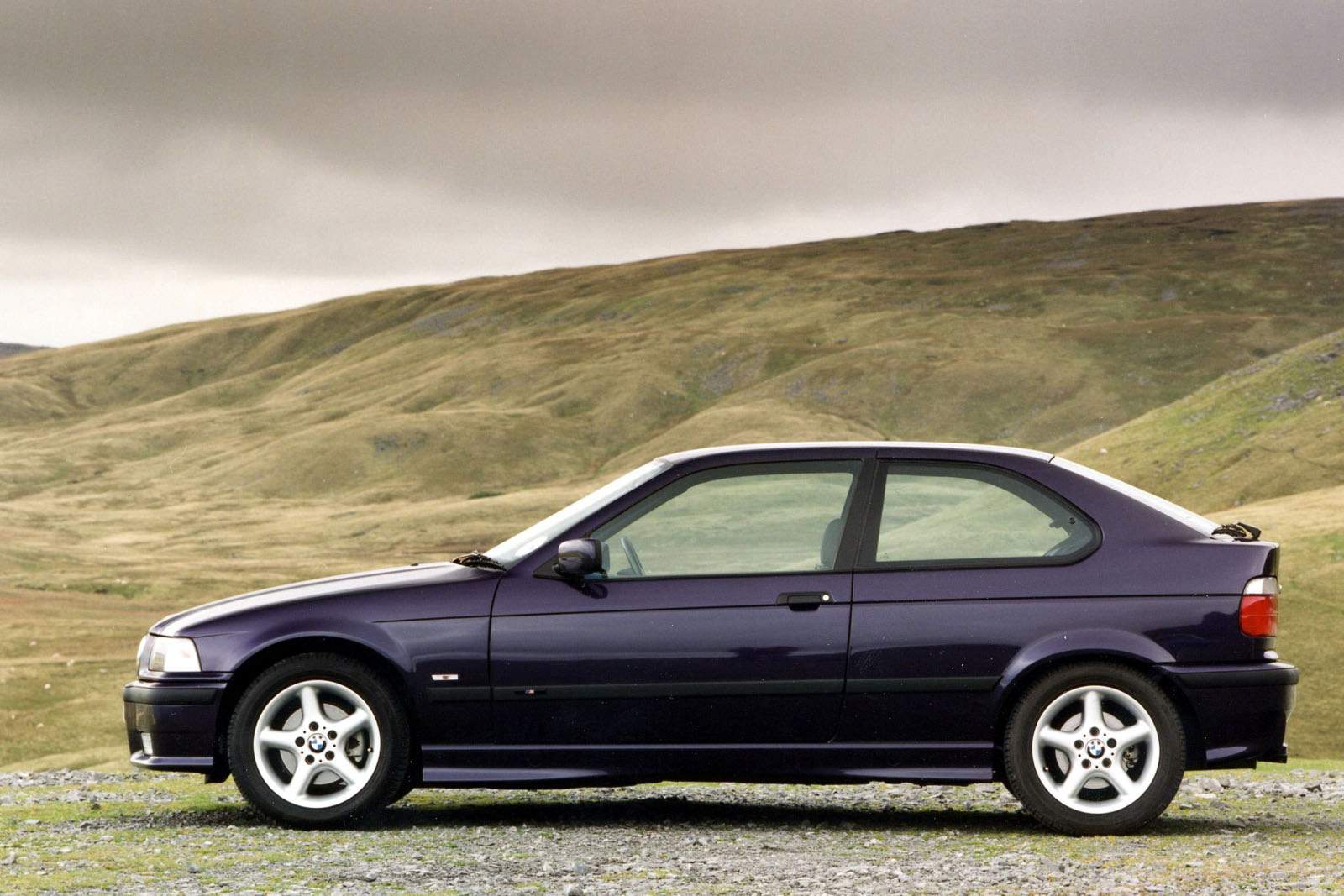 Used BMW 3 Series Compact (1994 - 2001) + Guide - Image 1