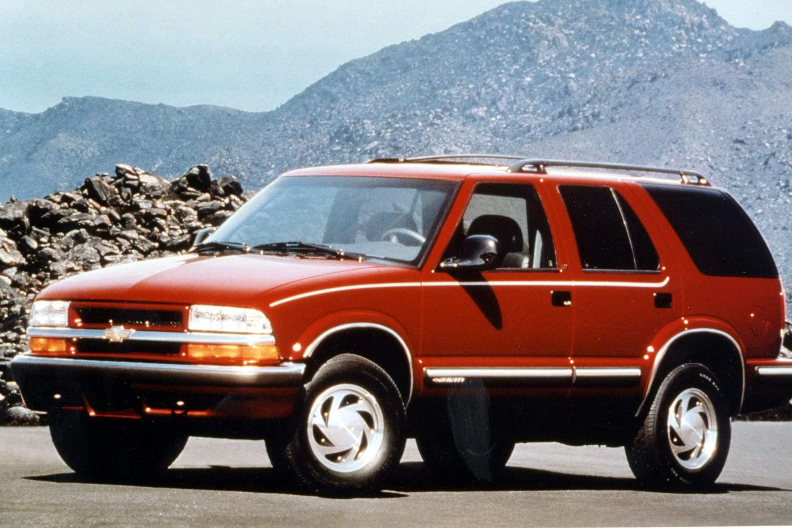 Used Chevrolet Blazer  (1999 - 2002) + Guide - Image 1