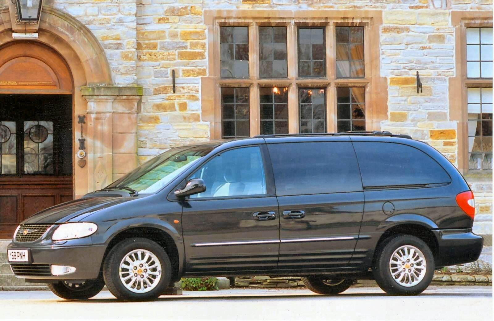 Used Chrysler Grand Voyager (1997 - 2001) + Guide - Image 1