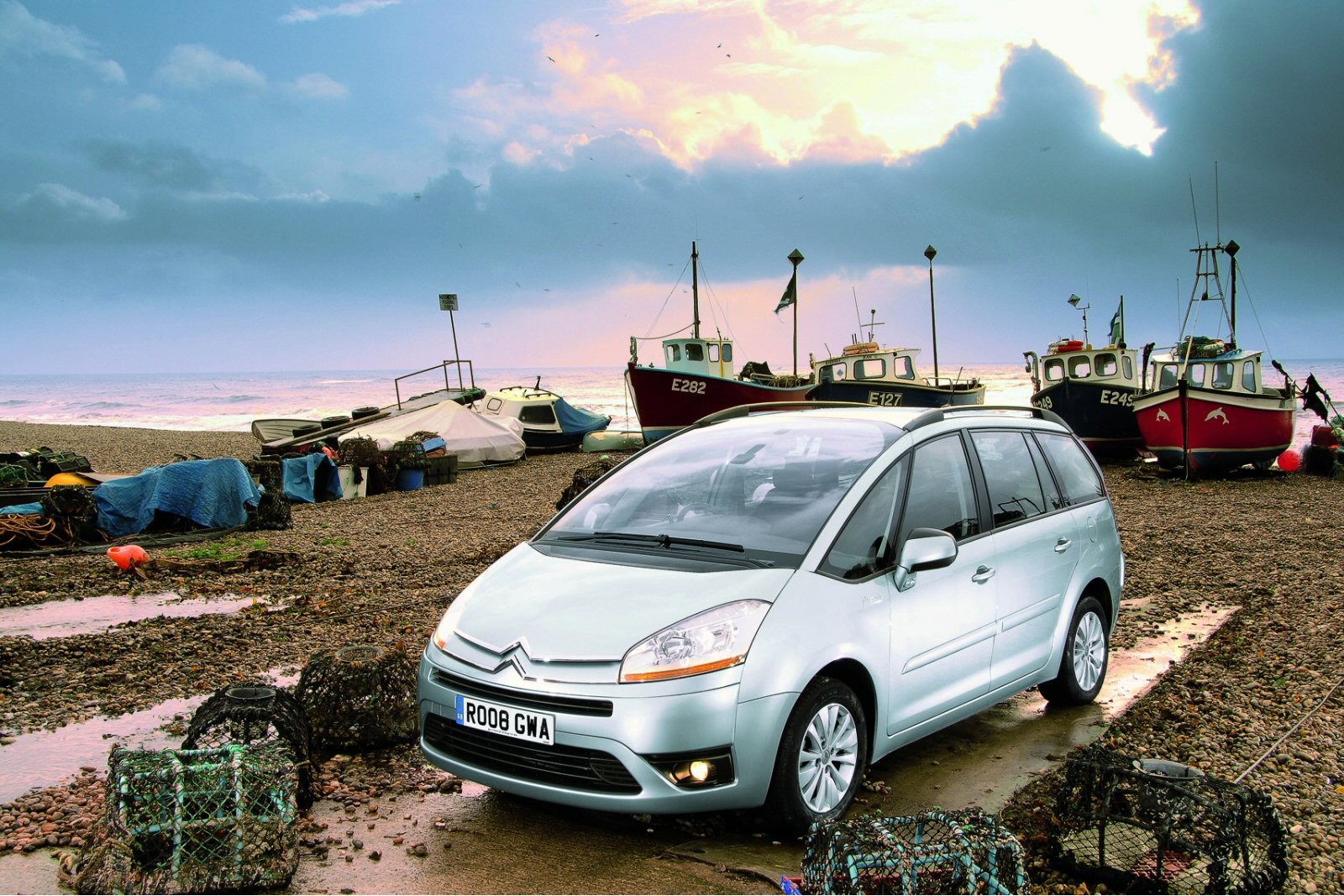 Used Citroen C4 Picasso (2006 - 2010) + Guide - Image 1