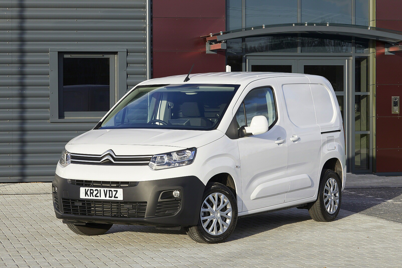 Used Citroen Berlingo van [K9] (2018 - 2023) + Guide - Image 1