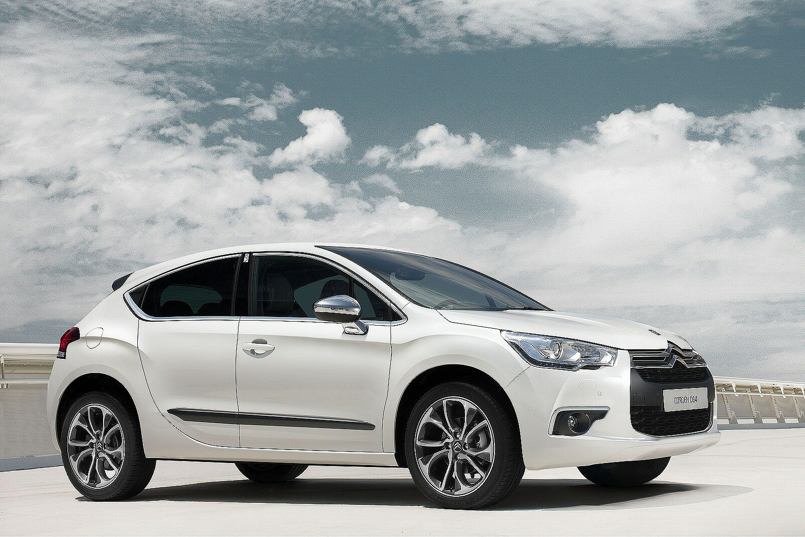 Used Citroen DS4 (2011 - 2015) + Guide - Image 1