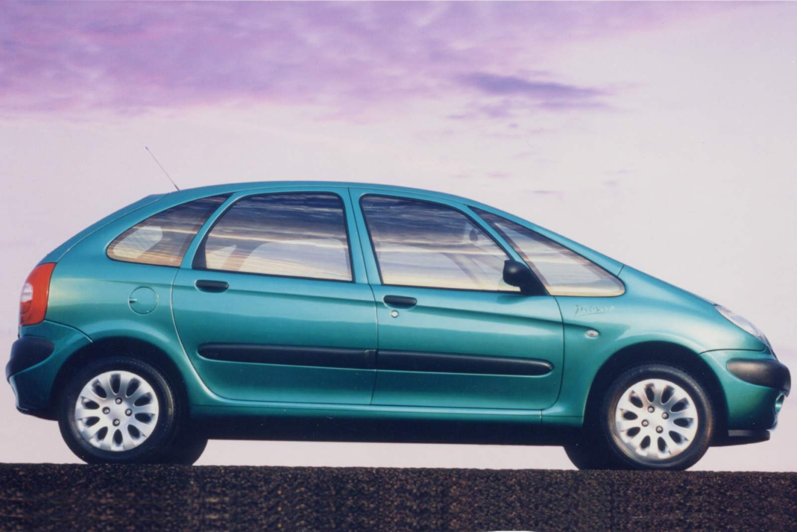 Used Citroen Xsara Picasso (2000-2010) + Guide - Image 1