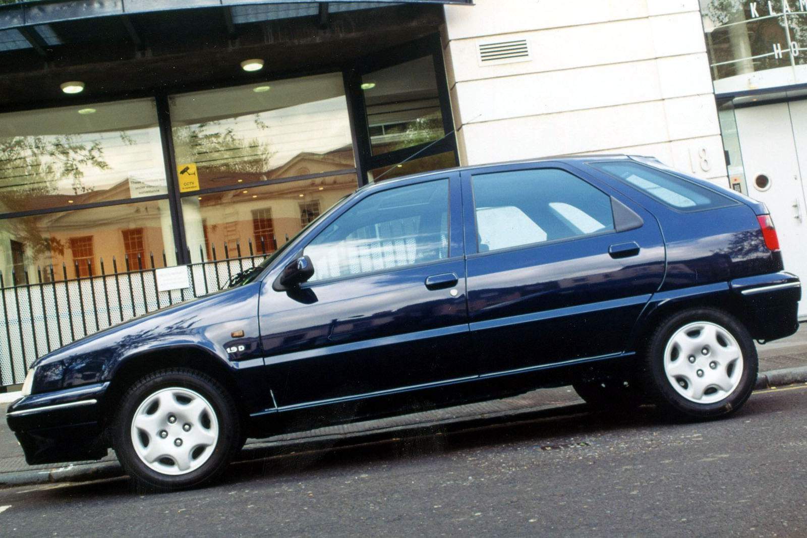 Used Citroen ZX (1991 - 1998) + Guide - Image 1