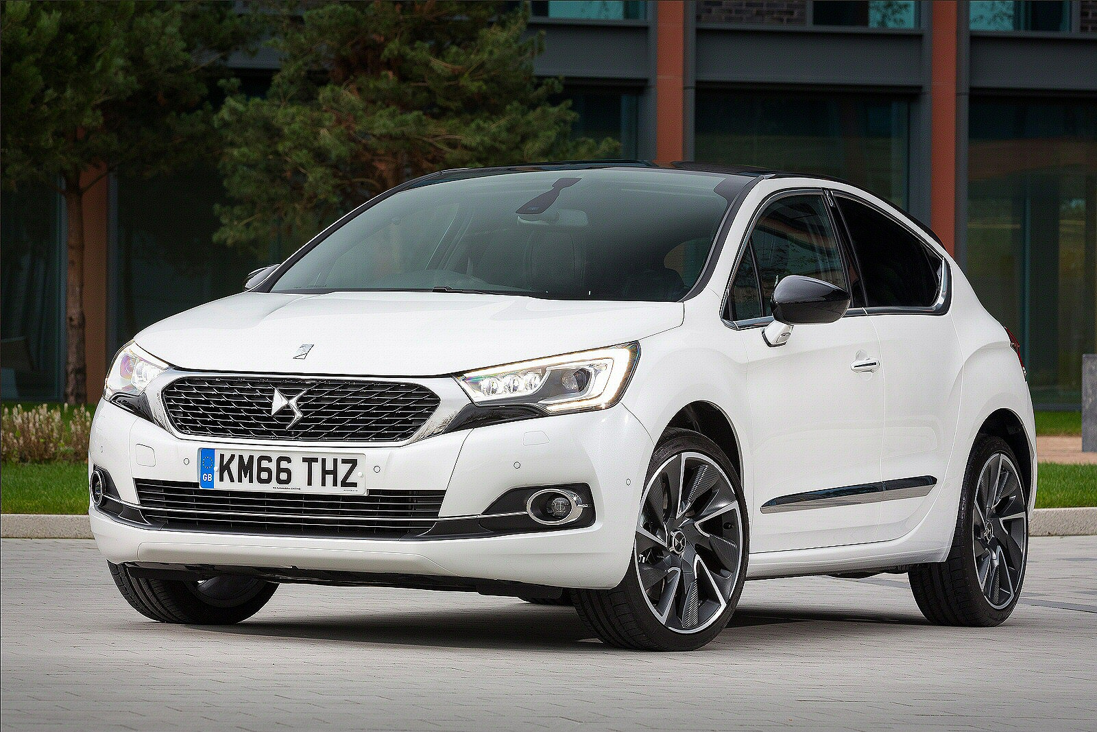 Used DS 4 (2015 - 2019) + Guide - Image 1