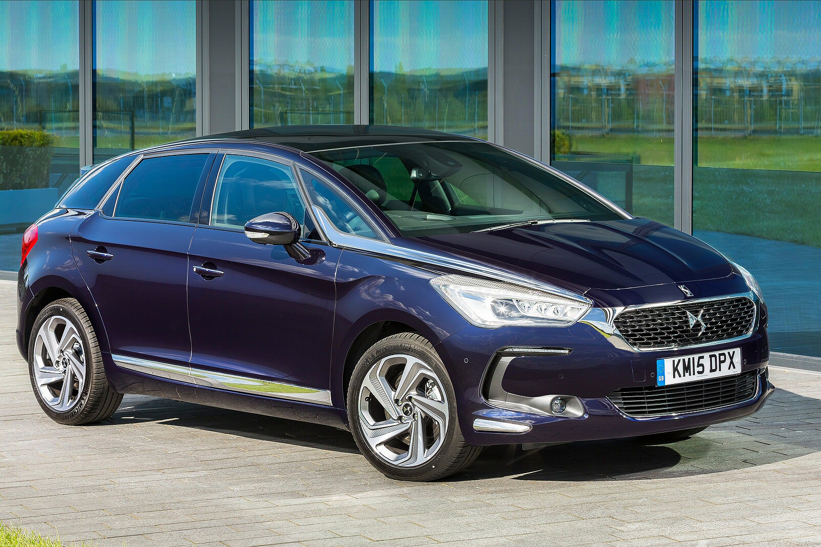 Used DS 5 (2015 - 2020) + Guide - Image 1