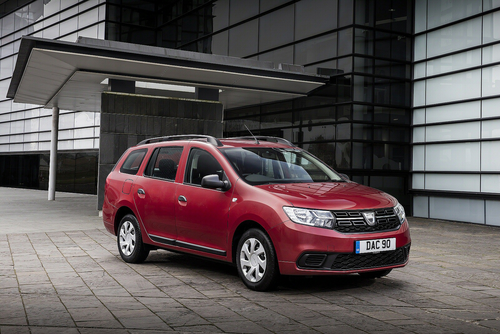 Used Dacia Logan MCV (2013 - 2020) + Guide - Image 1