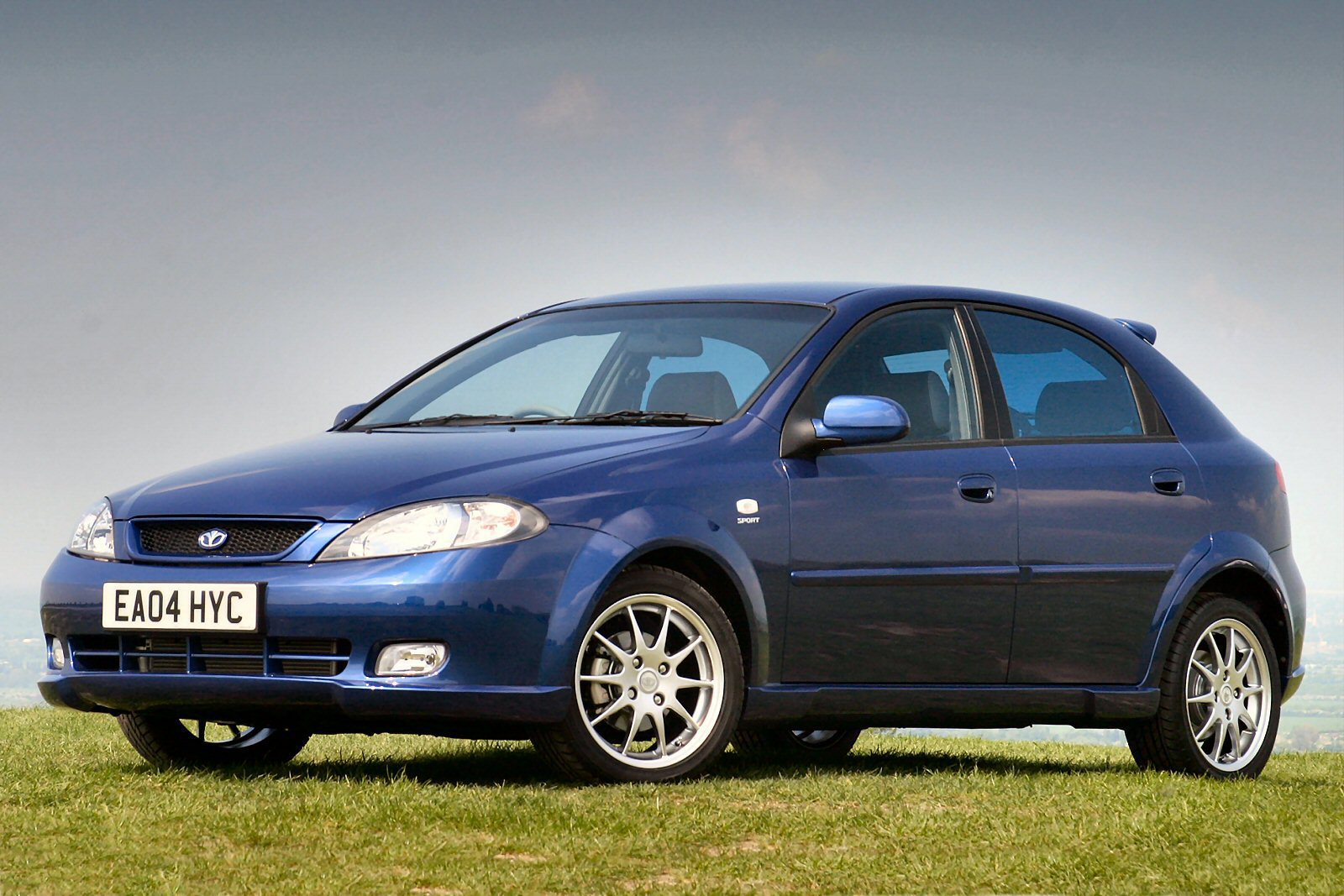 Used Daewoo Lacetti (2004) + Guide - Image 1