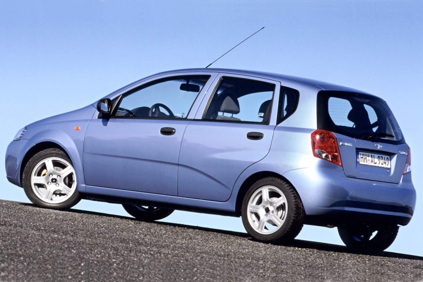 Used Daewoo Kalos (2003 - 2005) + Guide - Image 1