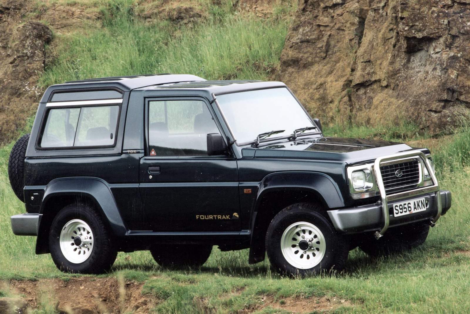 Used Daihatsu Sportrak (1989 - 1998) + Guide - Image 1