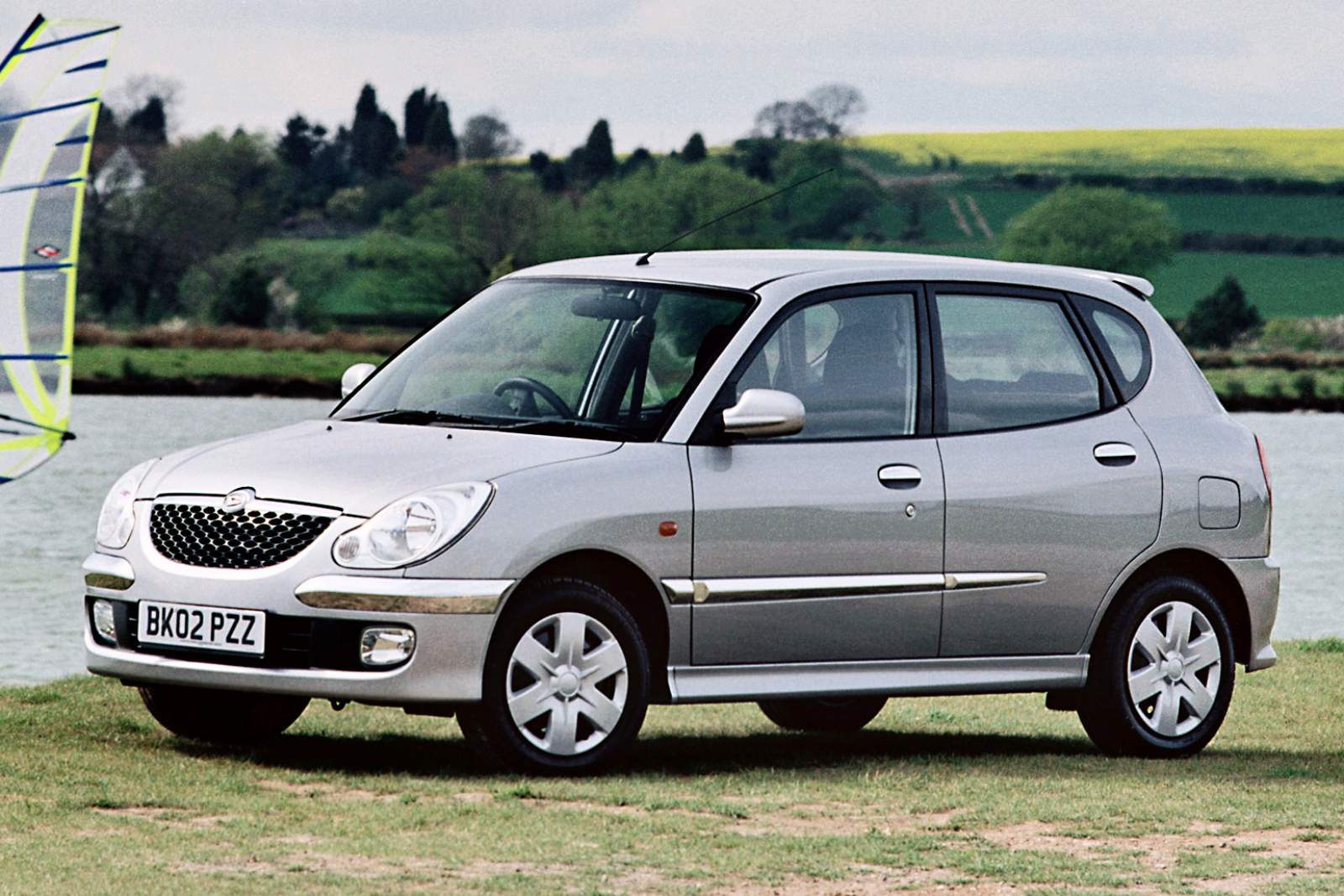 Used Daihatsu Sirion (1998 - 2005) + Guide - Image 1