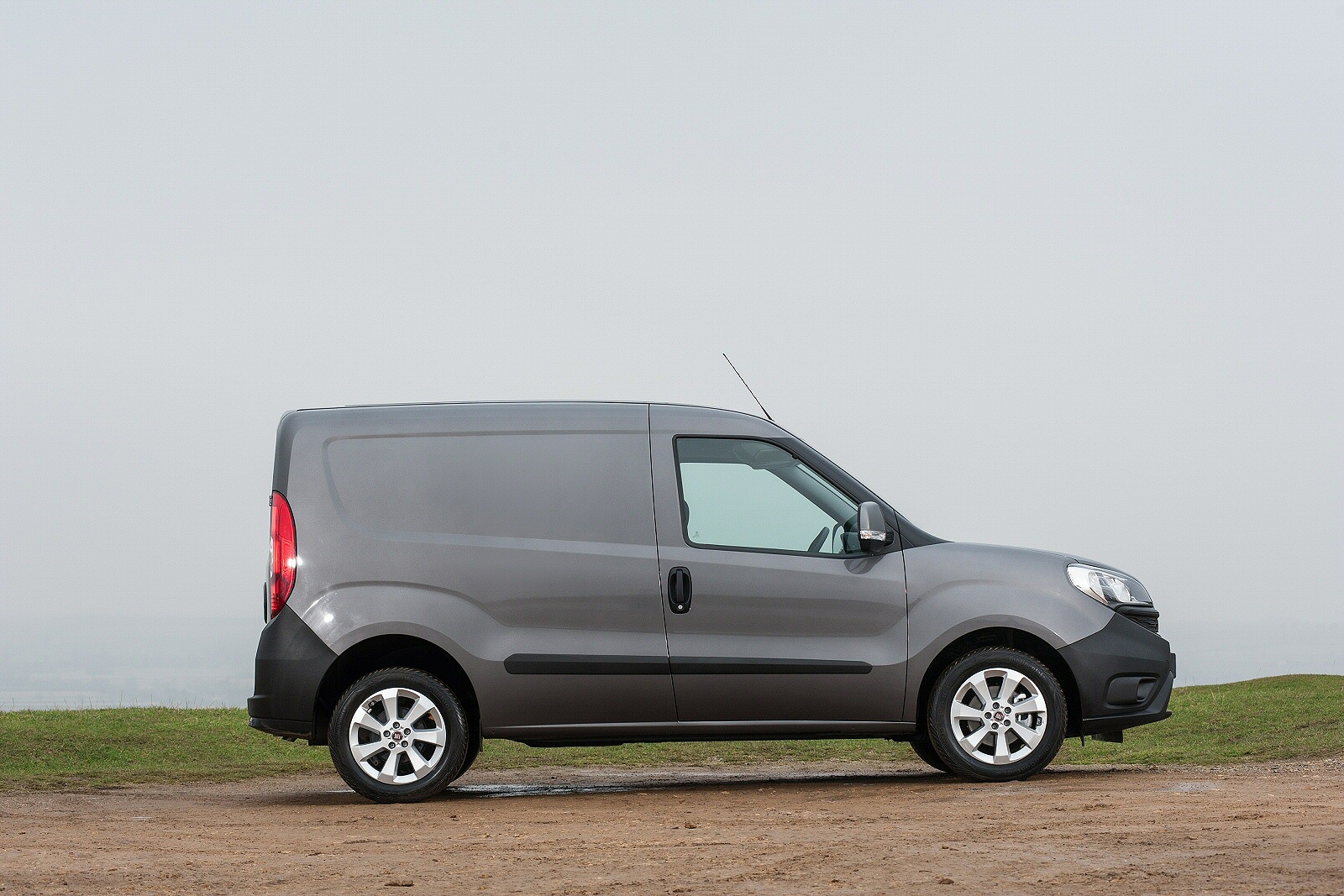 Used Fiat Doblo Cargo Van (2010 - 2022) + Guide - Image 1