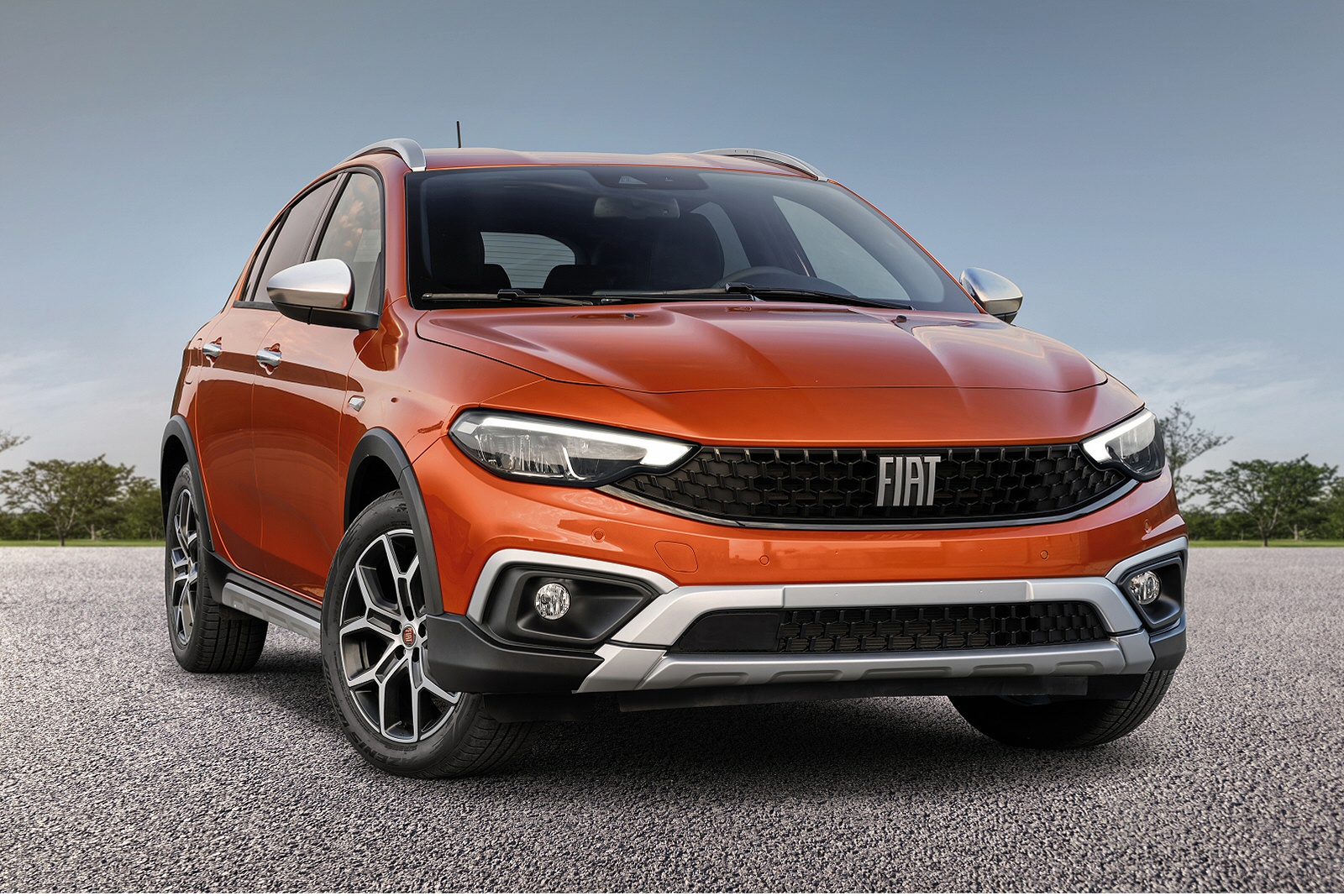 Used Fiat Tipo Cross (2020 - 2023) + Guide - Image 1