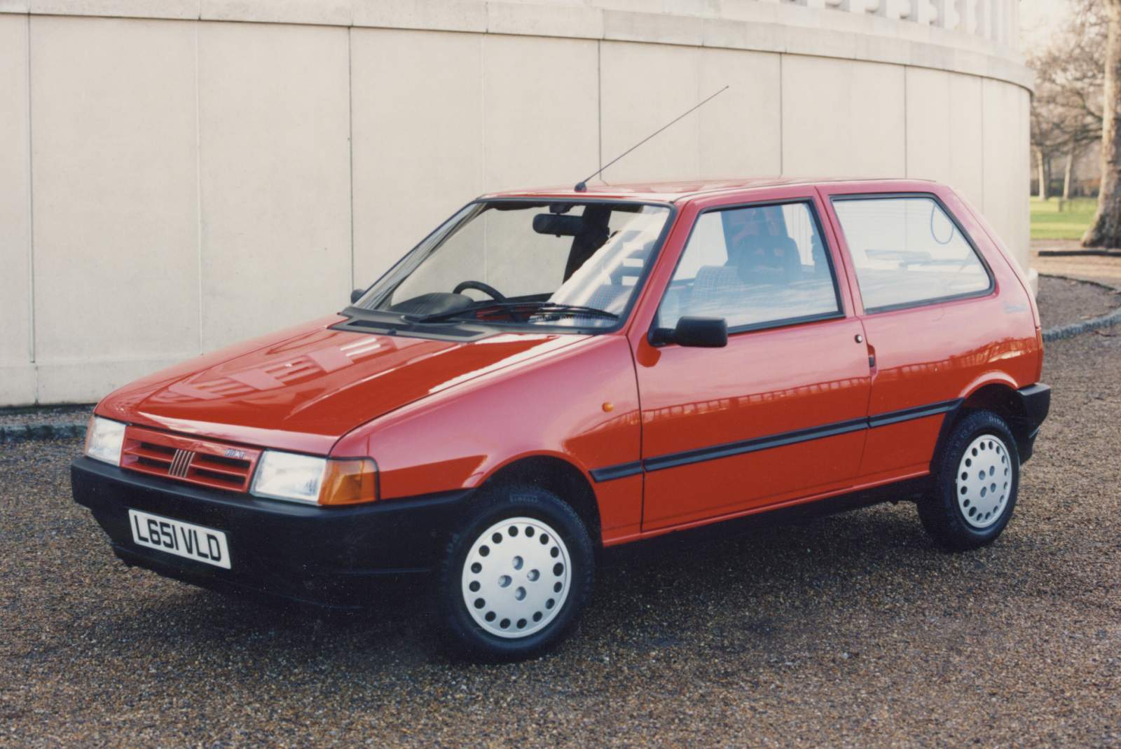 Used Fiat Uno (1983 - 1994) + Guide - Image 1