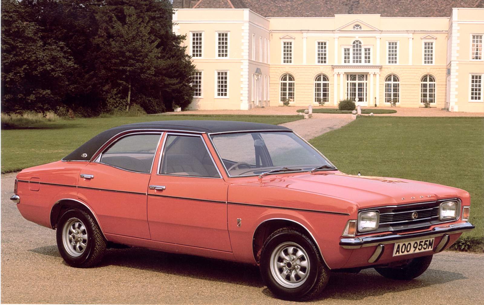 Used Ford Cortina (1962 - 1982) + Guide - Image 1