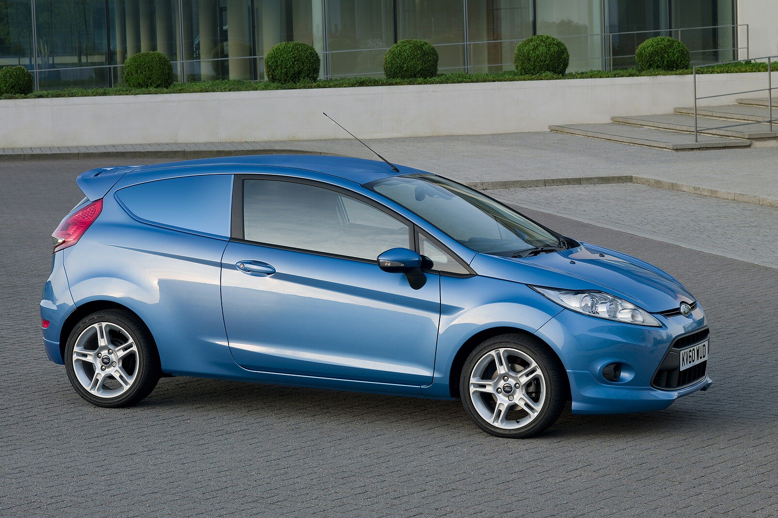 Used Ford Fiesta Van [MK6] (2009 - 2018) + Guide - Image 1