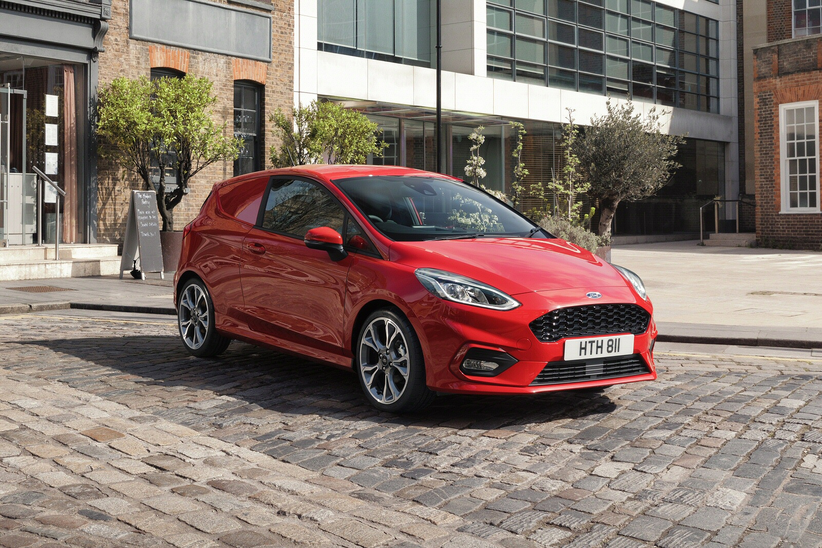 Used Ford Fiesta Van [MK7] (2018 - 2022) + Guide - Image 1