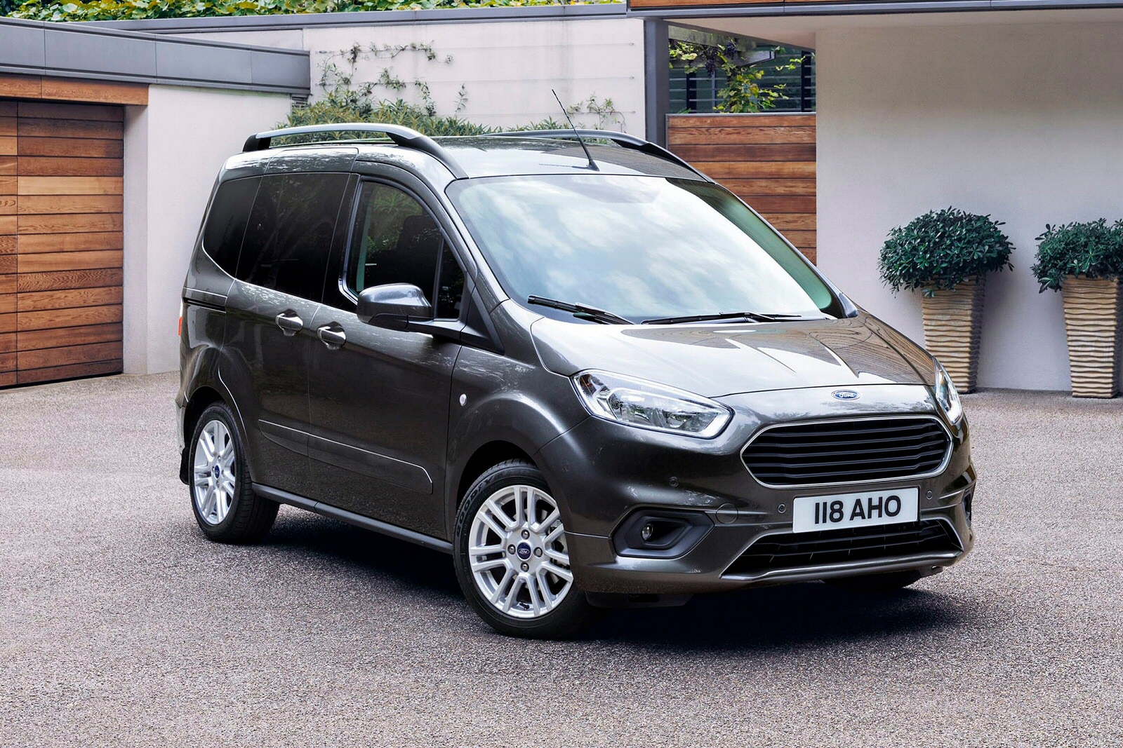 Used Ford Tourneo Courier (2018 - 2020) + Guide - Image 1