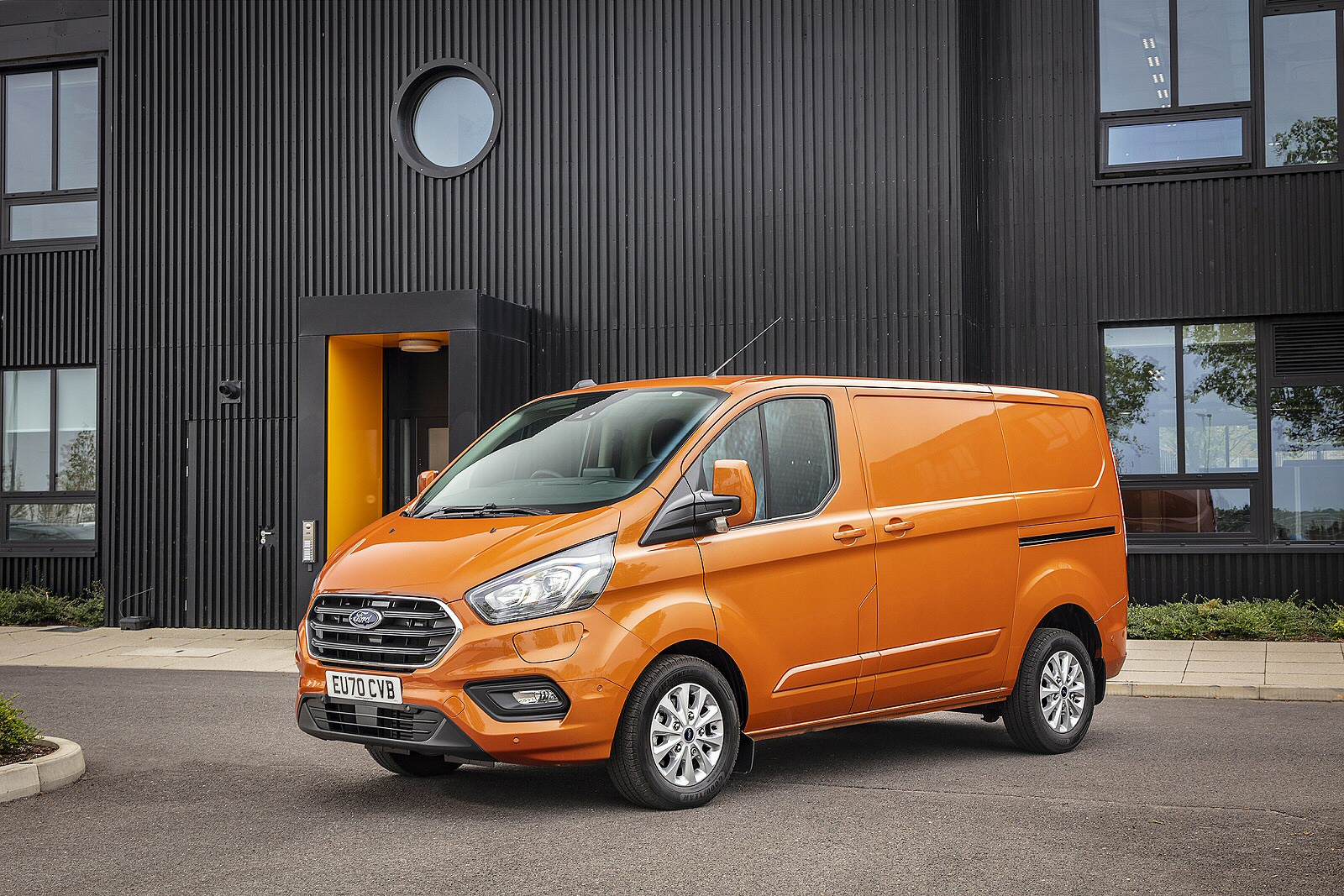 Used Ford Transit Custom PHEV (2019 - 2023) + Guide - Image 1