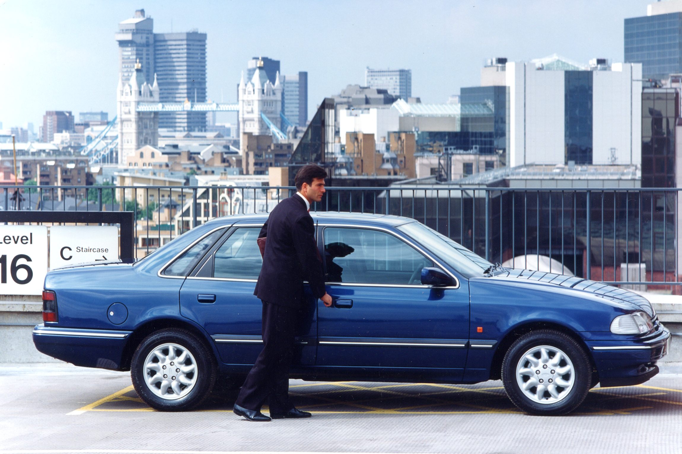 Used Ford Granada (1985 - 1994) + Guide - Image 1