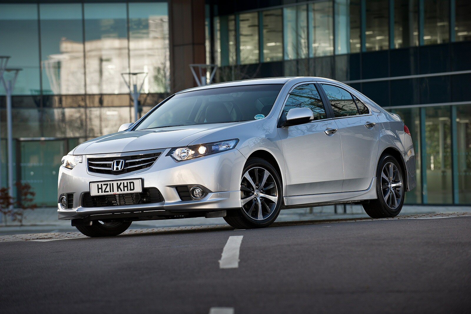 Used Honda Accord (2011 - 2015) + Guide - Image 1