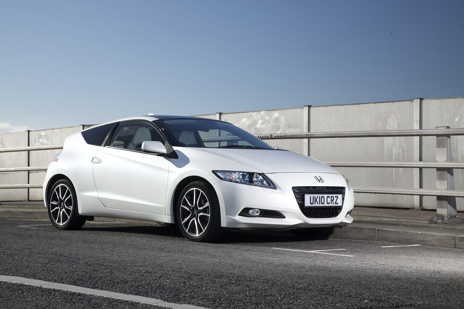 Used Honda CR-Z (2010 - 2012) + Guide - Image 1