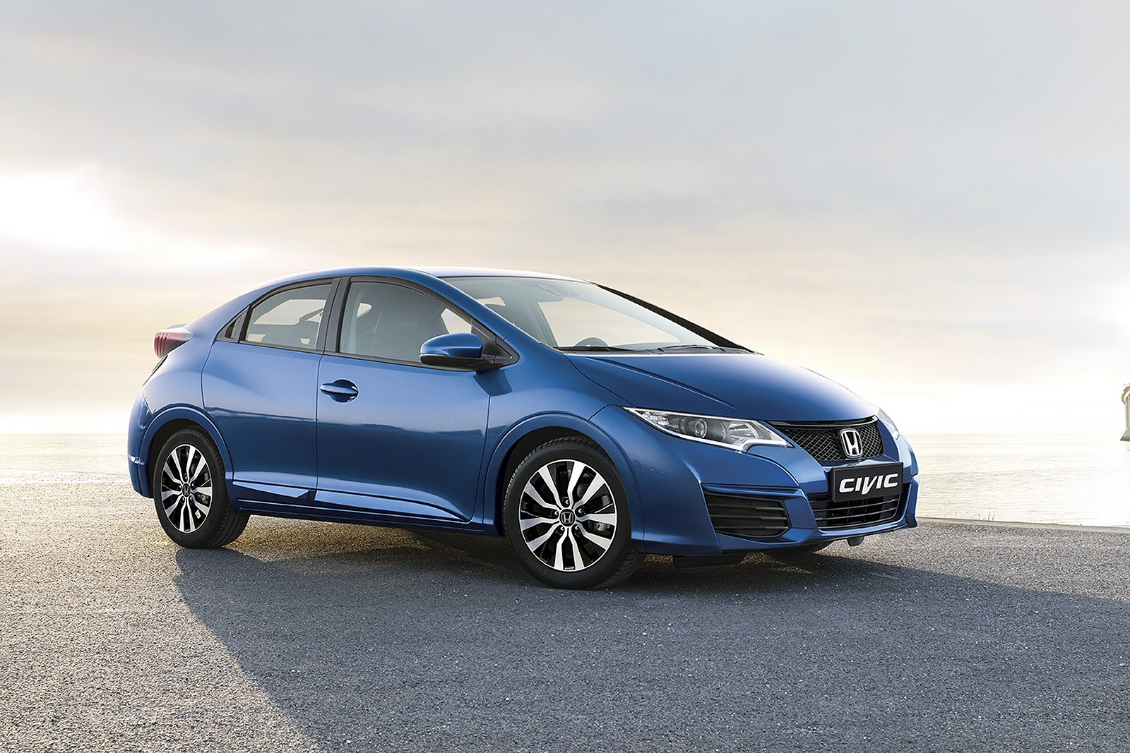 Used Honda Civic (2015 - 2017) + Guide - Image 1