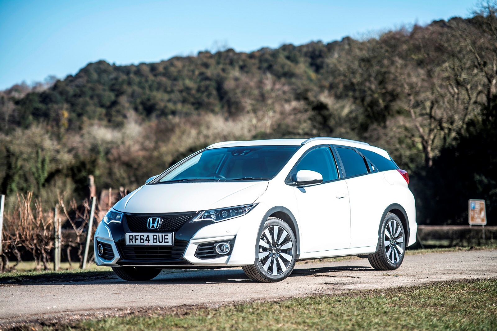 Used Honda Civic Tourer (2013 - 2017) + Guide - Image 1