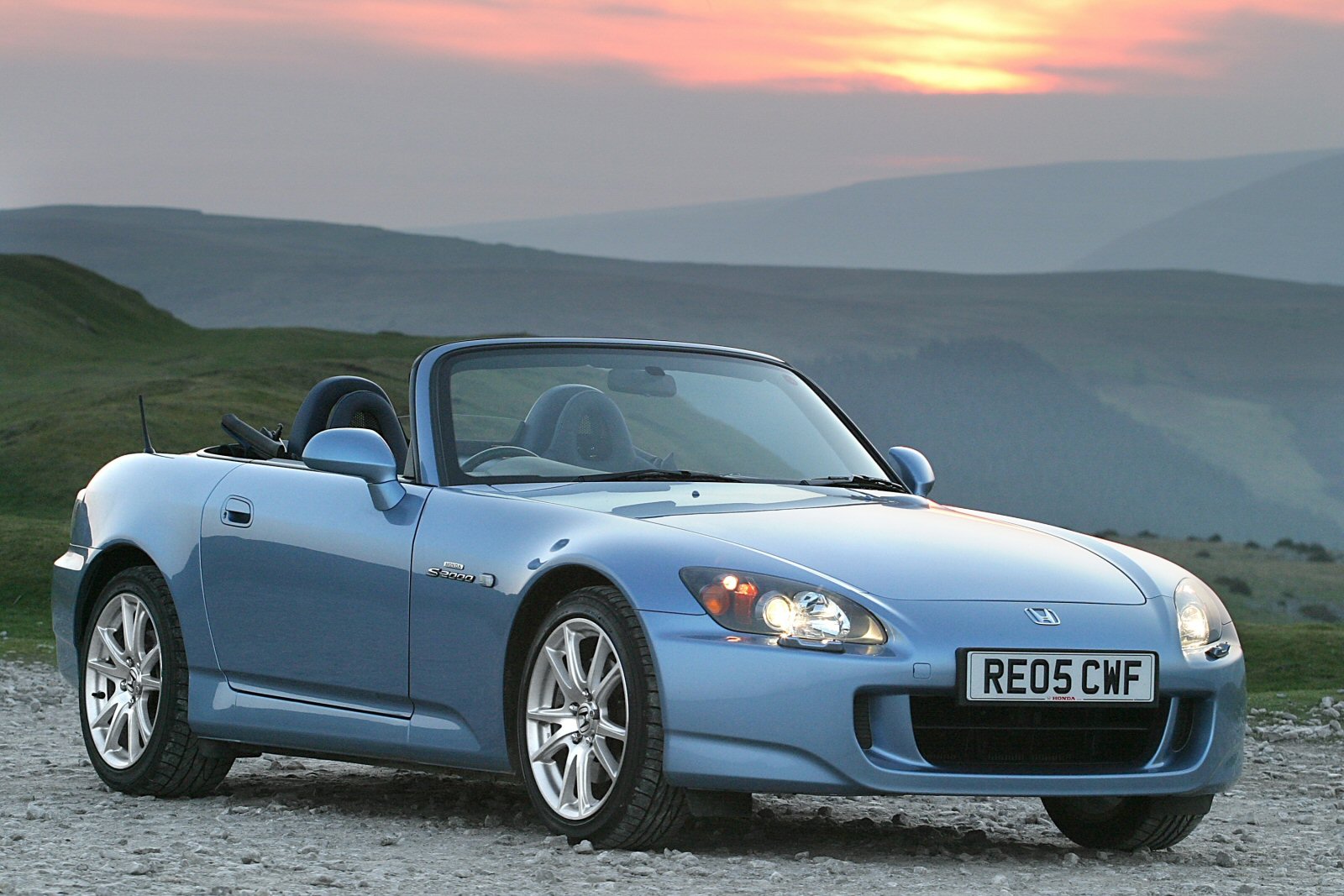 Used Honda S2000 (1999 - 2009) + Guide - Image 1