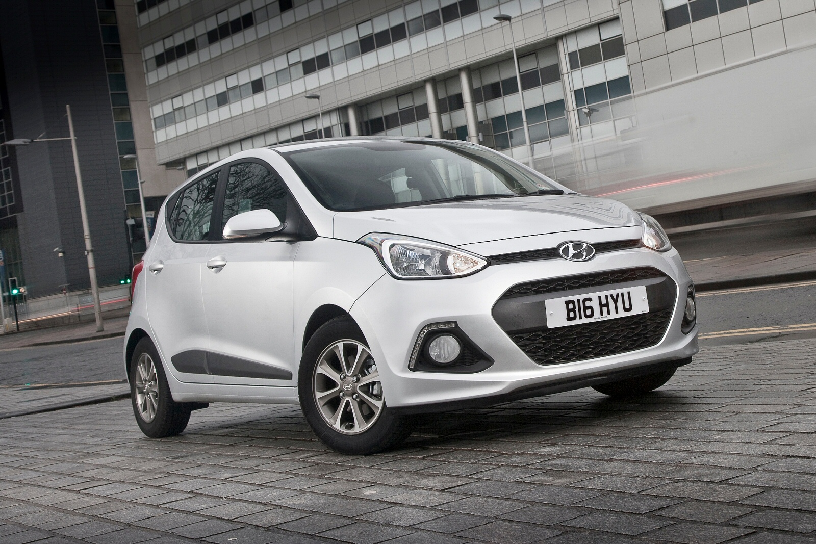 Used Hyundai i10 (2014 - 2016) + Guide - Image 1