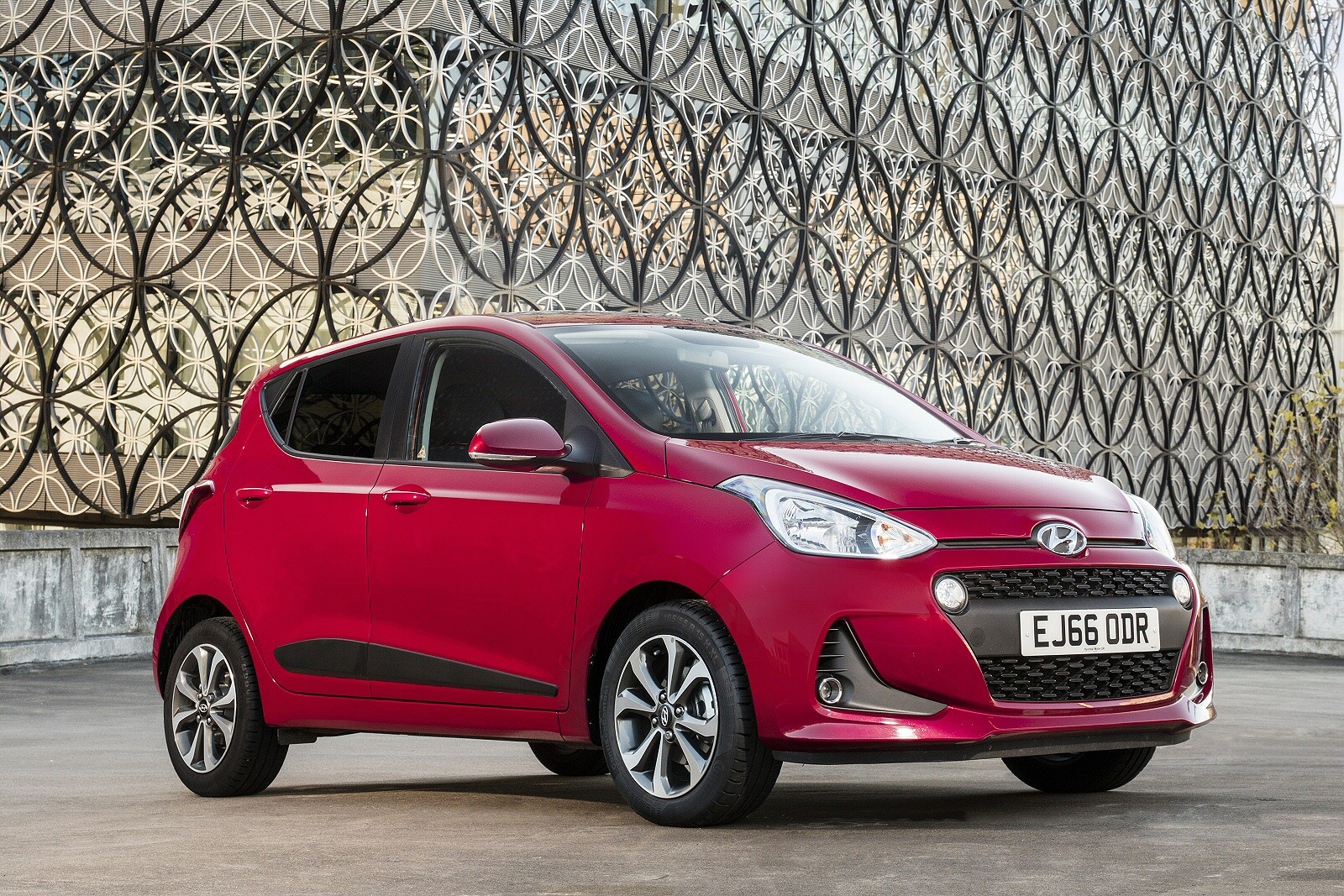 Used Hyundai i10 (2017 - 2019) + Guide - Image 1