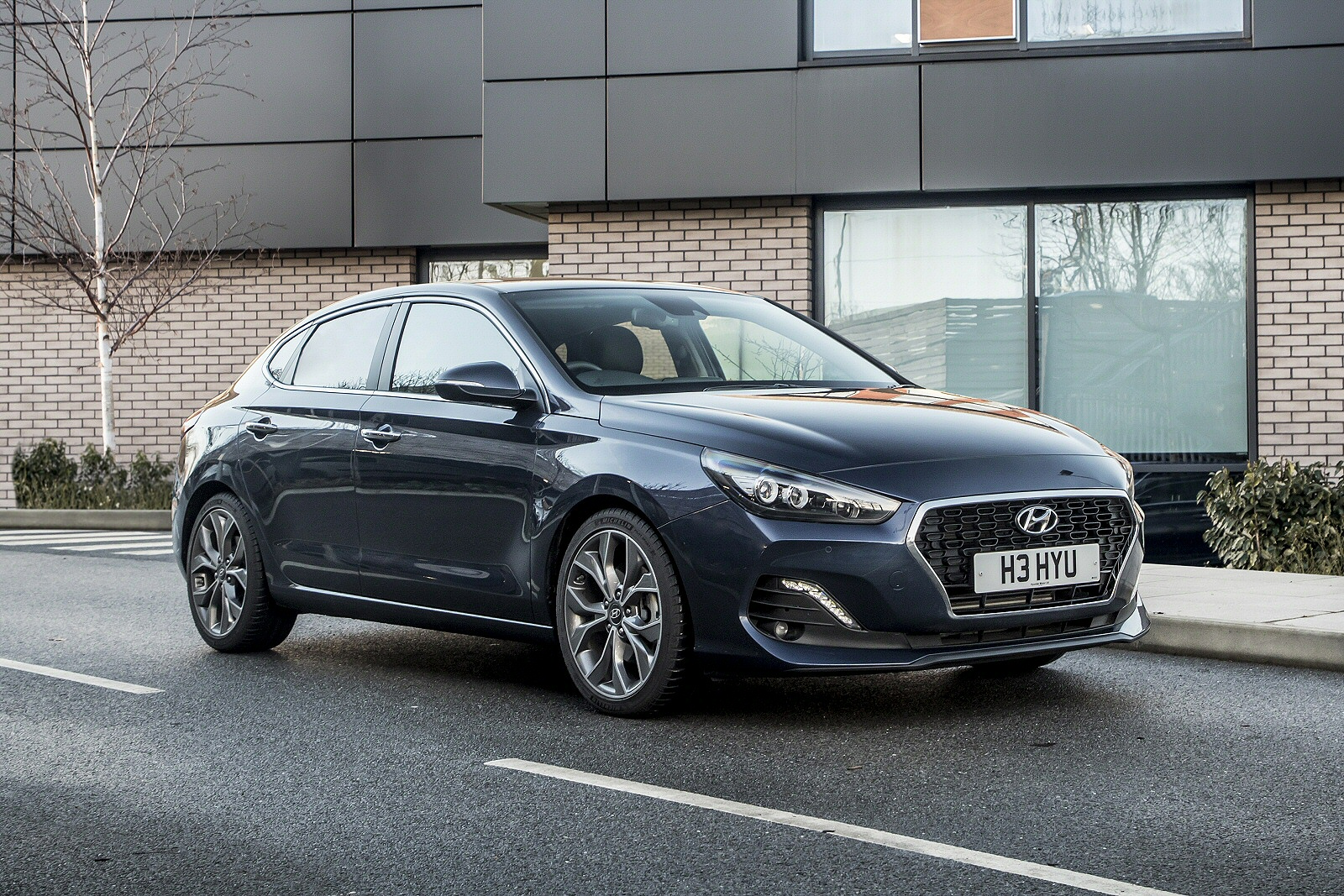 Used Hyundai i30 Fastback (2017 - 2020) + Guide - Image 1