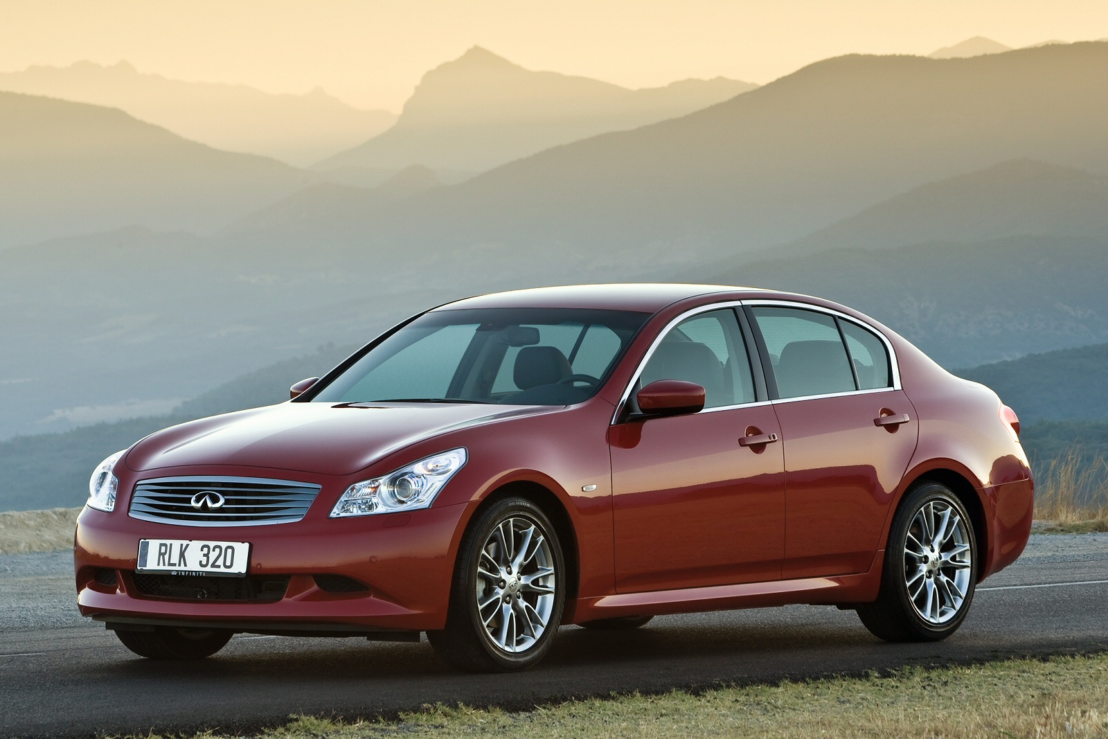 Used Infiniti G37 Saloon (2009 - 2013) + Guide - Image 1