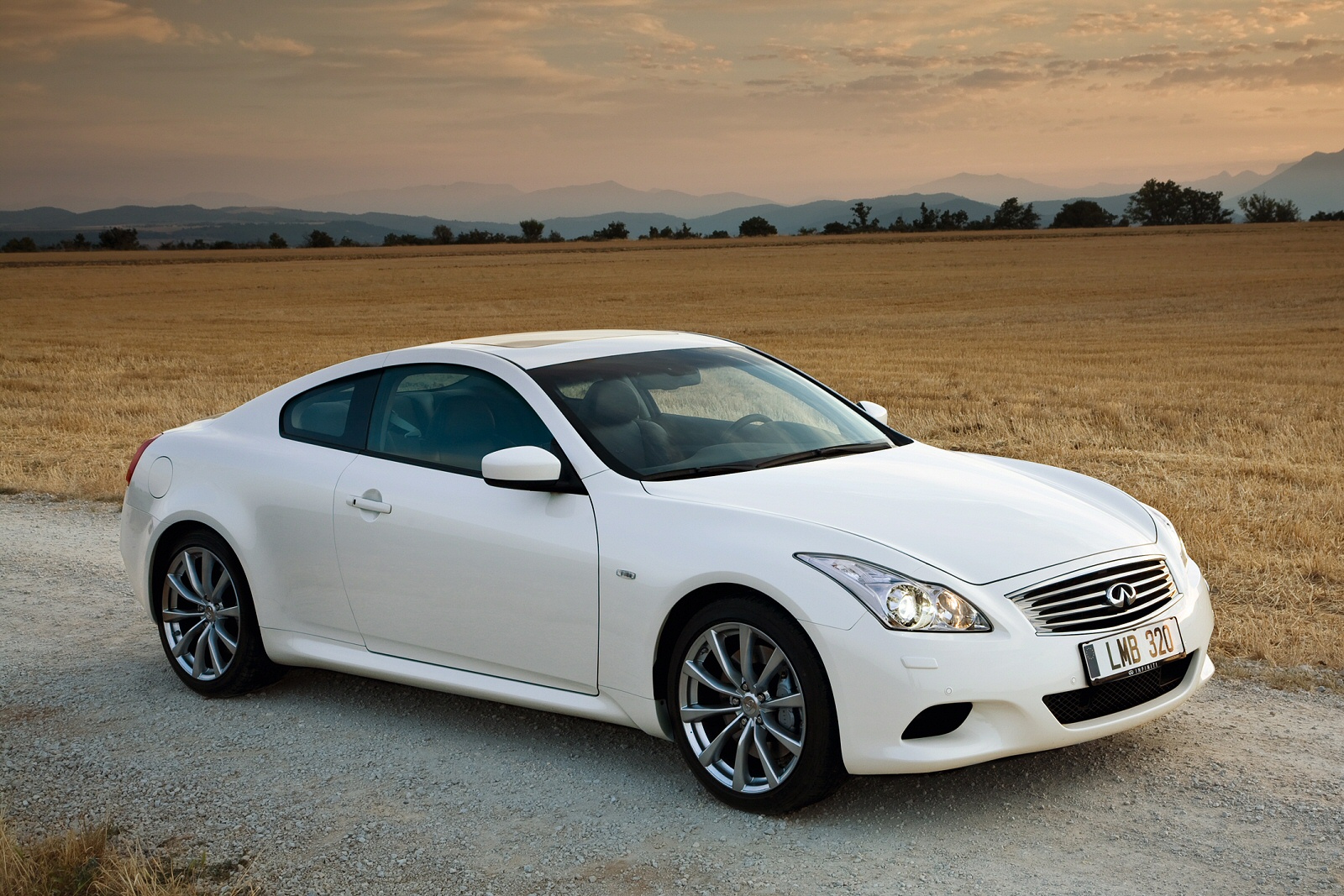 Used Infiniti G37 Coupe (2009 - 2013) + Guide - Image 1