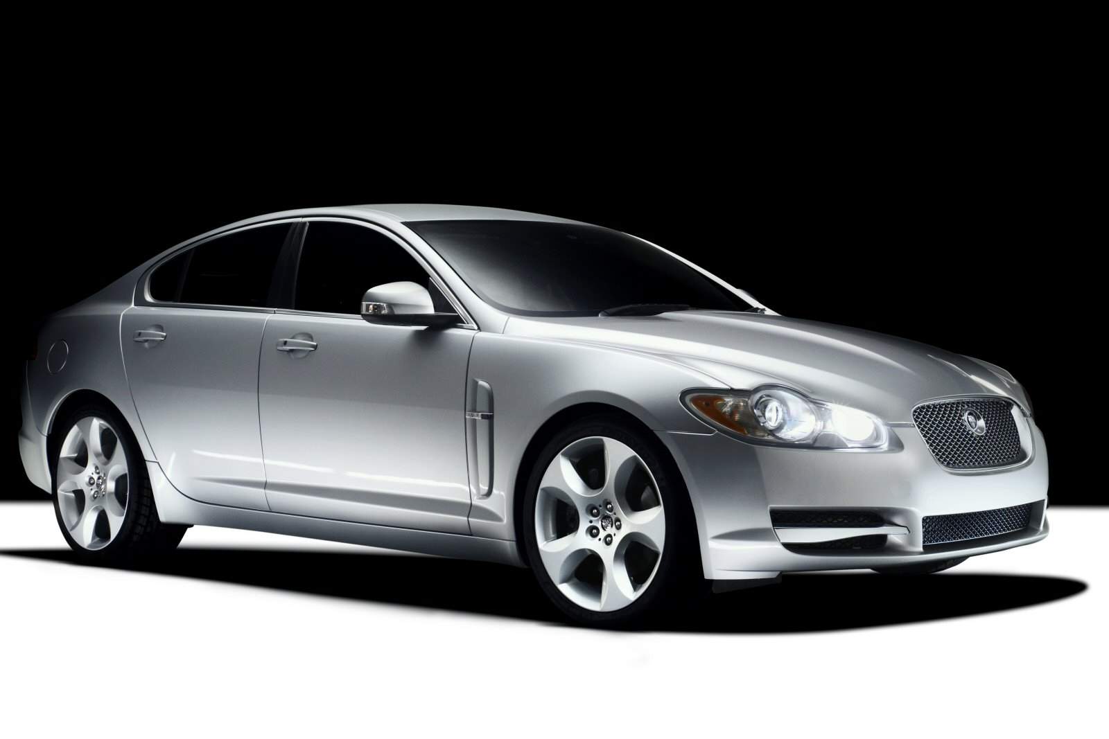Used Jaguar XF (2008 - 2010) + Guide - Image 1